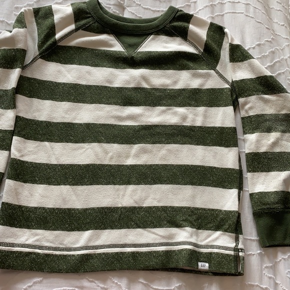 Sweatshirt bundle - Picture 3 of 4